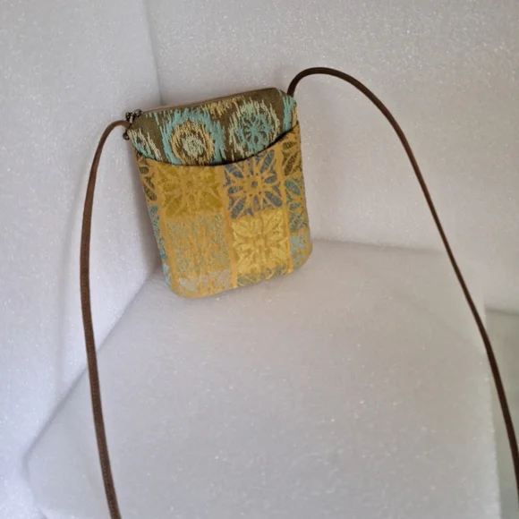 Maruca Cupcake Crossbody Purse / Small bag - Picture 4 of 16